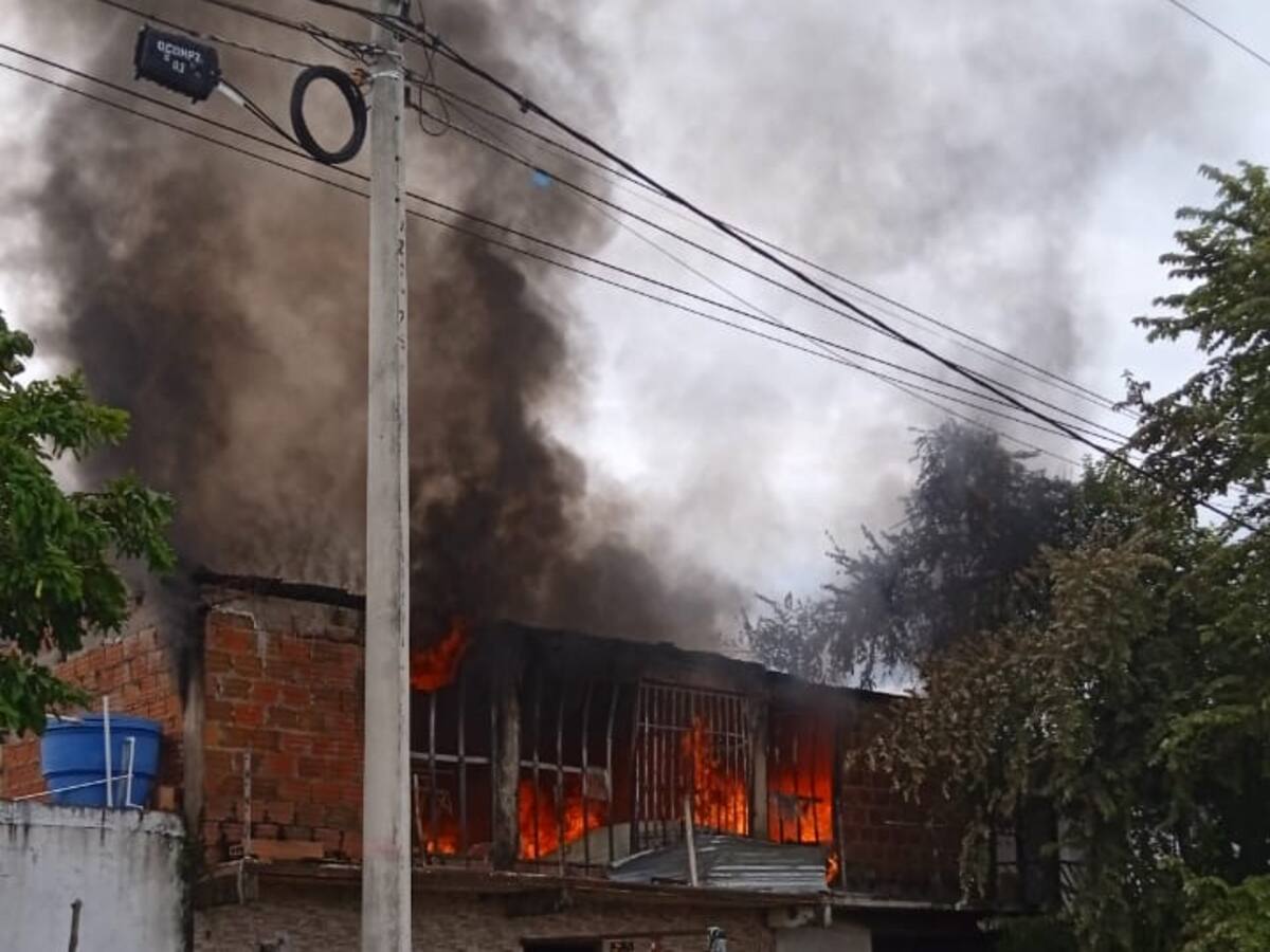 Incendio estructural en Neiva, solo dejo perdidas materiales