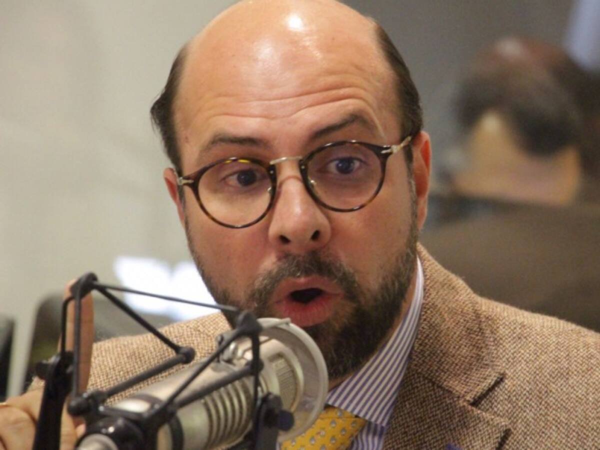 Duque no ha debido reunirse con los magistrados: Pombo