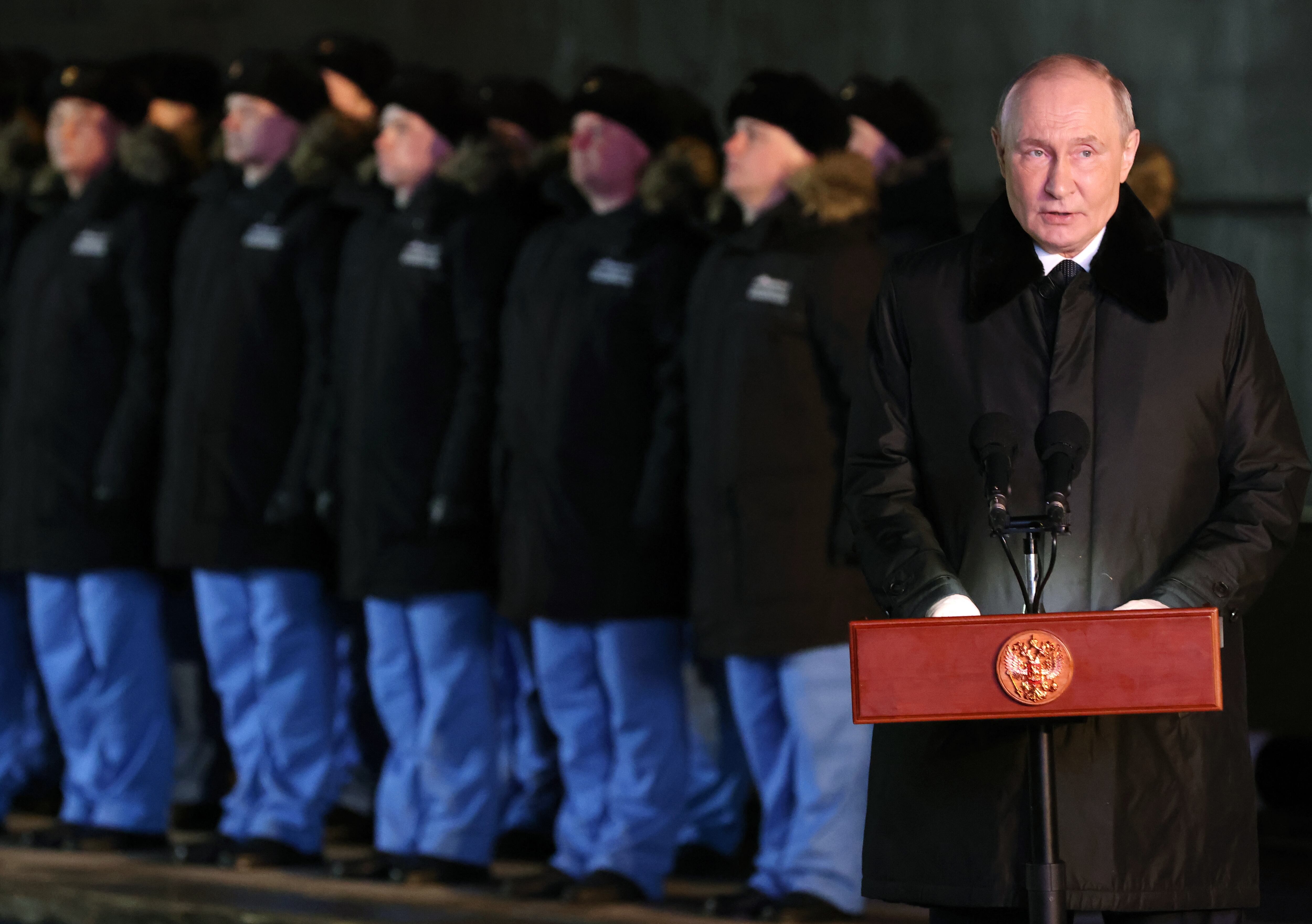 MURMANSK (Russian Federation), 27/03/2025.- Russian President Vladimir Putin speaks near the Russian nuclear-powered submarine 'Arkhangelsk' during a ceremony to launch the Project 885M (Yasen-M) nuclear-powered submarine Perm in Severodvinsk, via videoconference in Murmansk, Russia, 27 March 2025. (Rusia) EFE/EPA/GAVRIIL GRIGOROV / SPUTNIK / KREMLIN POOL MANDATORY CREDIT