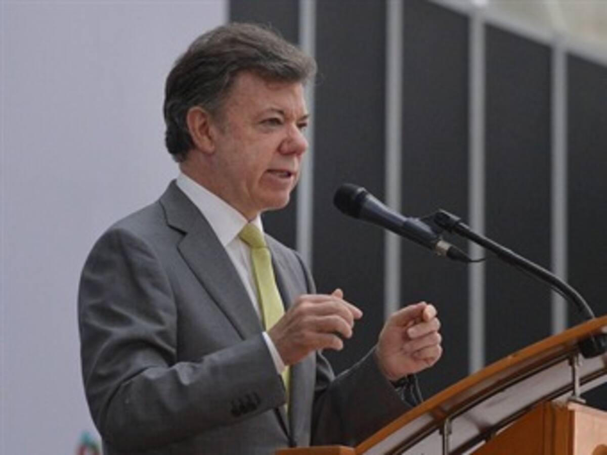 Los que sufren de sed de poder y los corruptos suelen ser los mismos: Santos