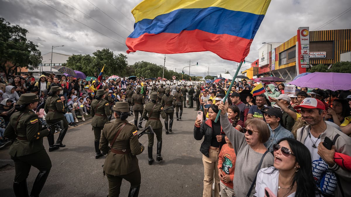 “Nunca lo había visto en 35 años”: Coronel sobre retiro de cúpula militar antes de discurso de Petro