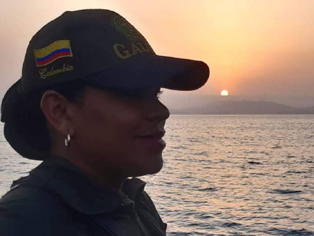 Juliana Angulo: una mujer que combina ser policía y madre