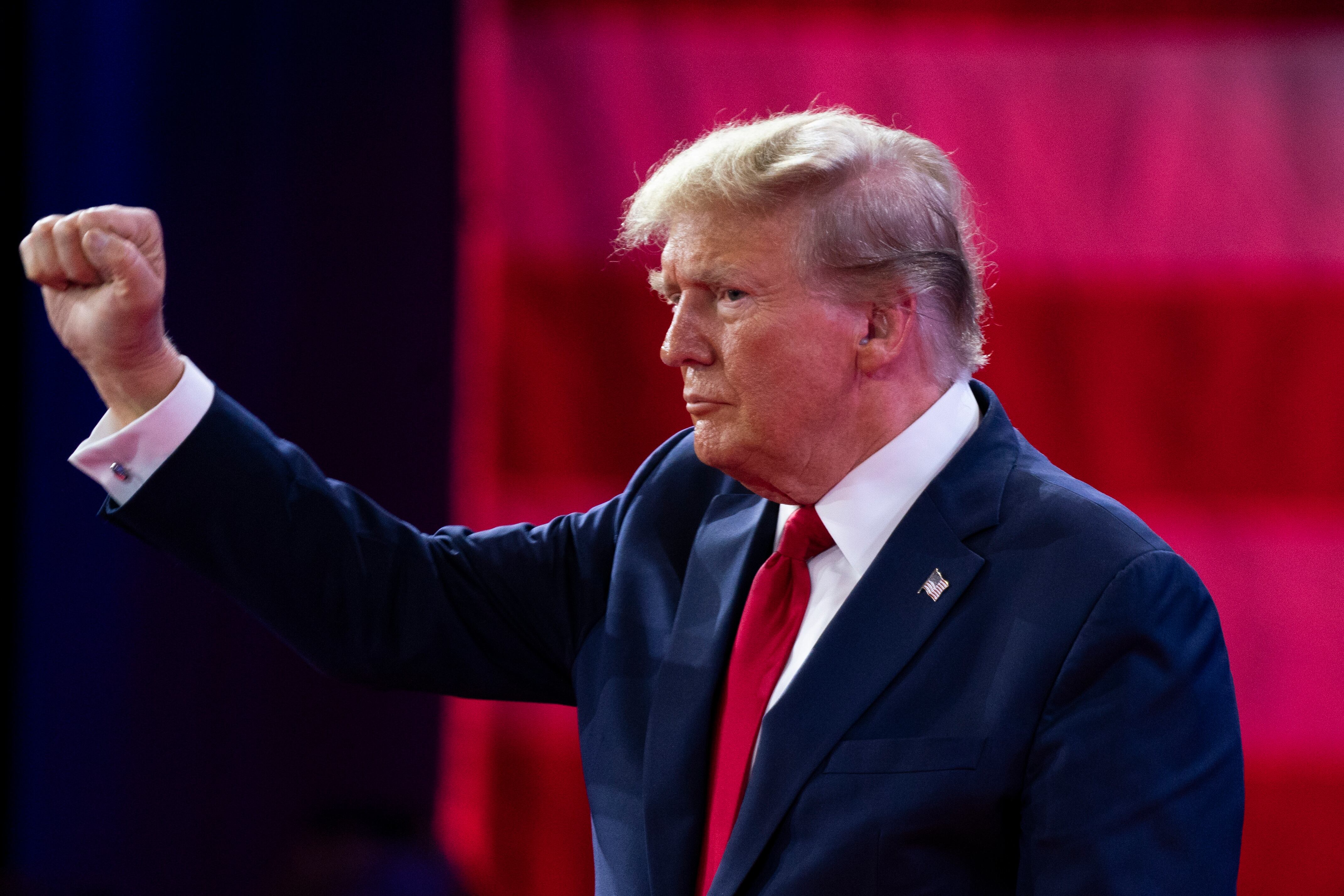 National Harbor (United States), 24/02/2024.- Former President Donald J. Trump delivers remarks during the Conservative Political Action Conference (CPAC) 2024 at National Harbor, Maryland, USA, 24 February 2024. The Conservative Political Action Conference is an annual political conference attended by conservative activists and elected officials from across the United States and beyond. (Estados Unidos) EFE/EPA/SHAWN THEW
