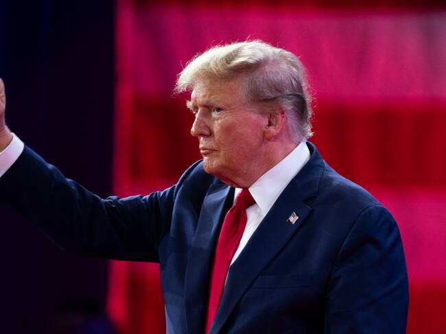 National Harbor (United States), 24/02/2024.- Former President Donald J. Trump delivers remarks during the Conservative Political Action Conference (CPAC) 2024 at National Harbor, Maryland, USA, 24 February 2024. The Conservative Political Action Conference is an annual political conference attended by conservative activists and elected officials from across the United States and beyond. (Estados Unidos) EFE/EPA/SHAWN THEW