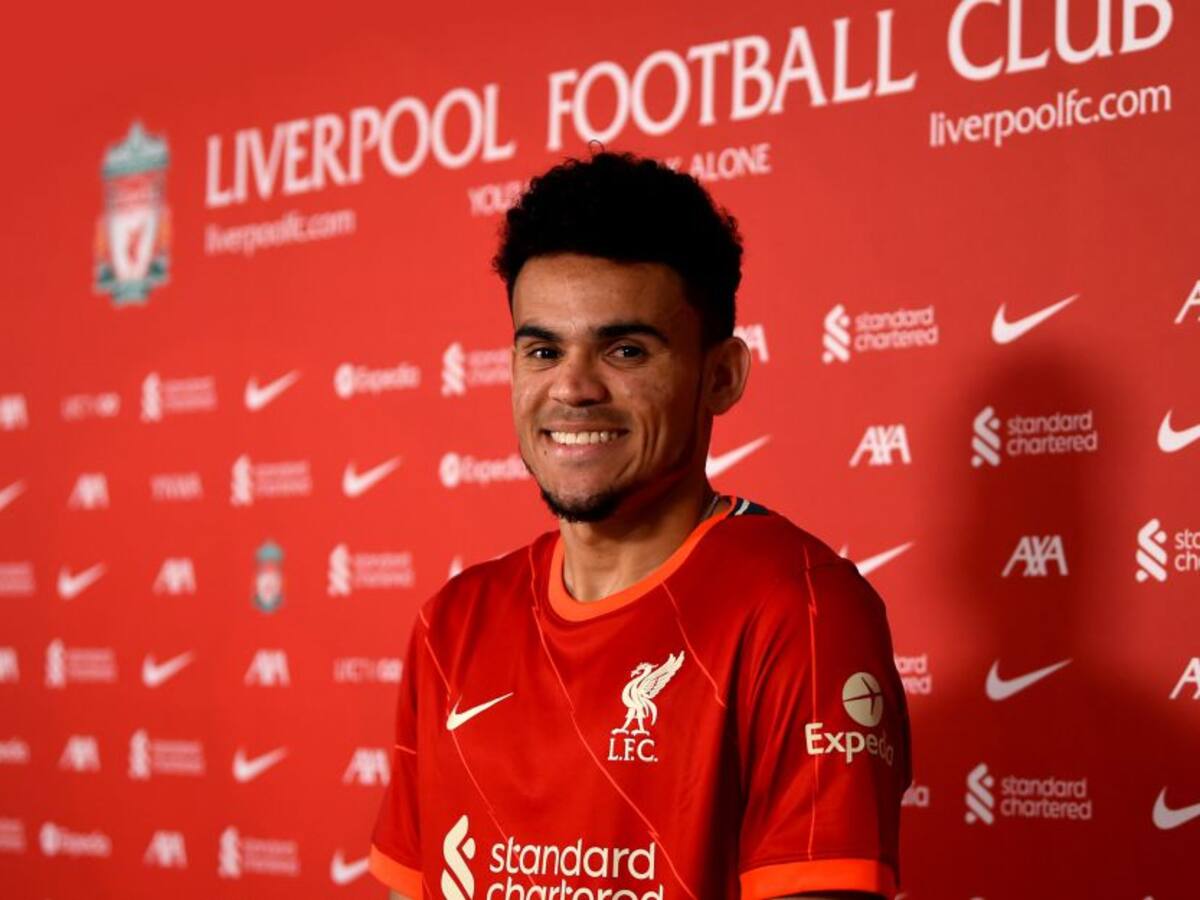 Tu cara cuando llegas a Anfield: Así fue el primer día de Díaz en Liverpool