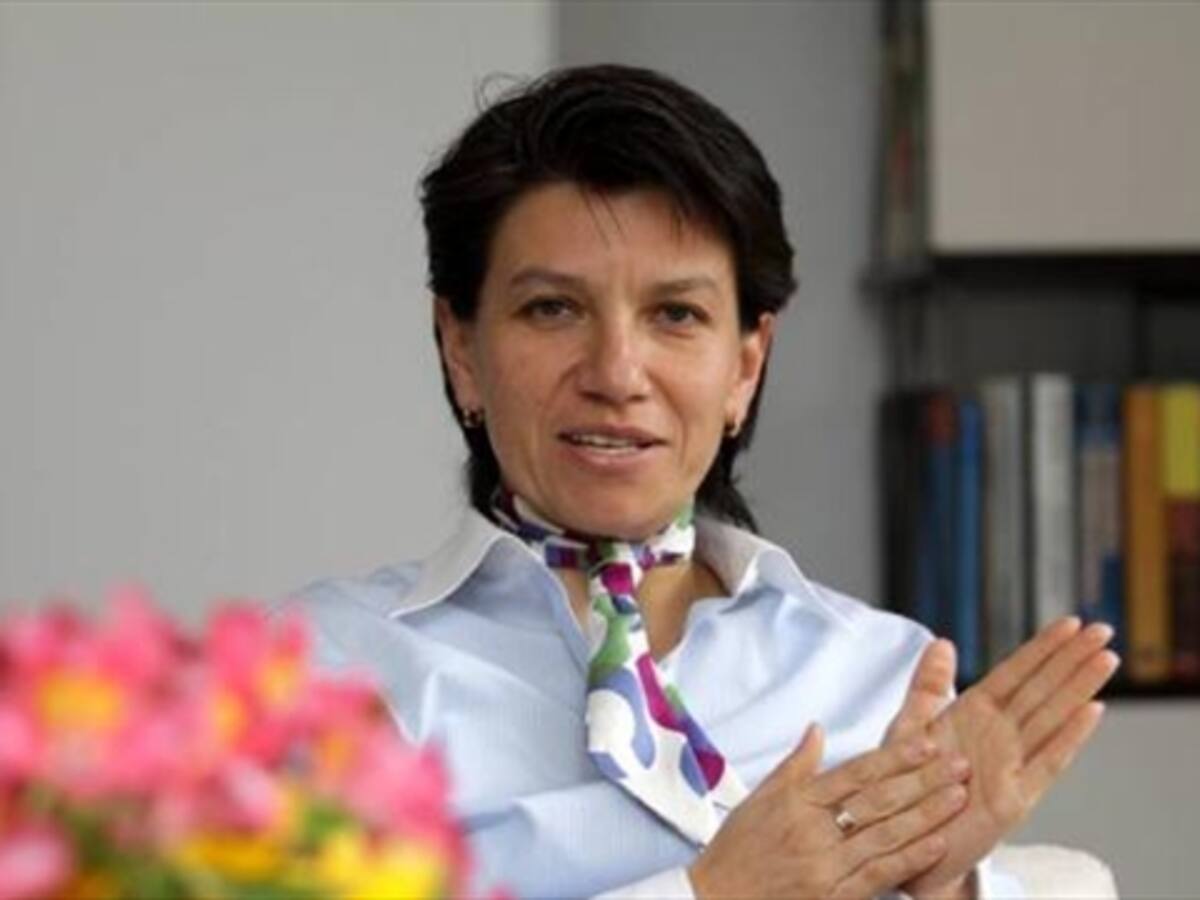 Caso fiscal contra contralora es una venganza por Saludcoop: Claudia López