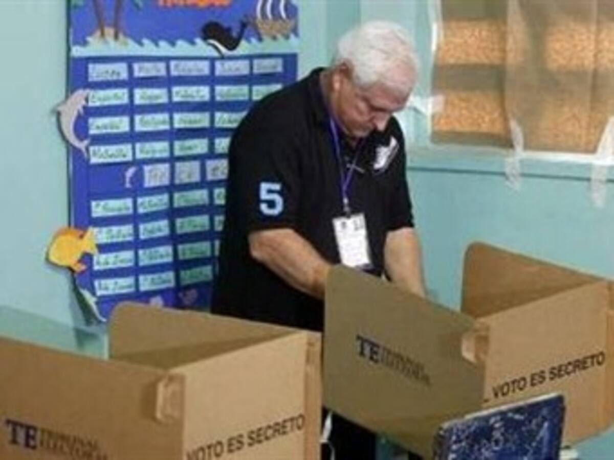 El opositor Ricardo Martinelli gana por amplia mayoría la Presidencia Panameña