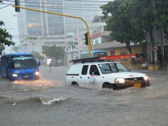 Las lluvias mantienen cierre total en cinco vías nacionales del país