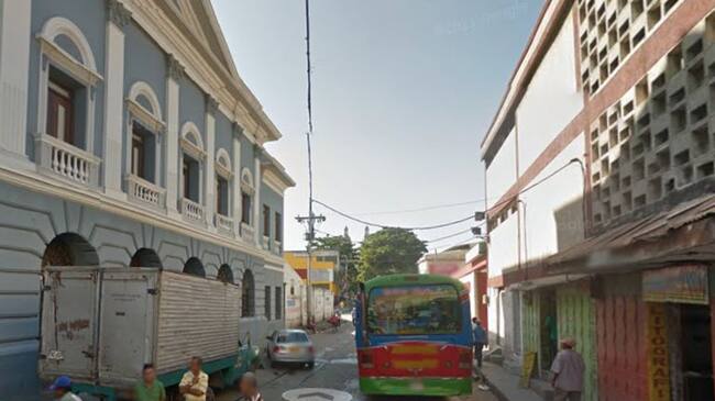 Según la funcionaria en los alrededores de la antigua Gobernación, hoy Museo del Atlántico, se ha establecido un micromundo, un “minicartucho”, evocando la zona deprimida y de tolerancia de Bogotá famosa en los años 80 y 90.