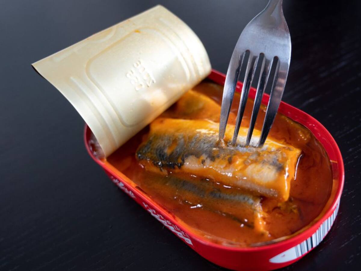 Cinco trucos para abrir latas sin abrelatas en tan solo segundos