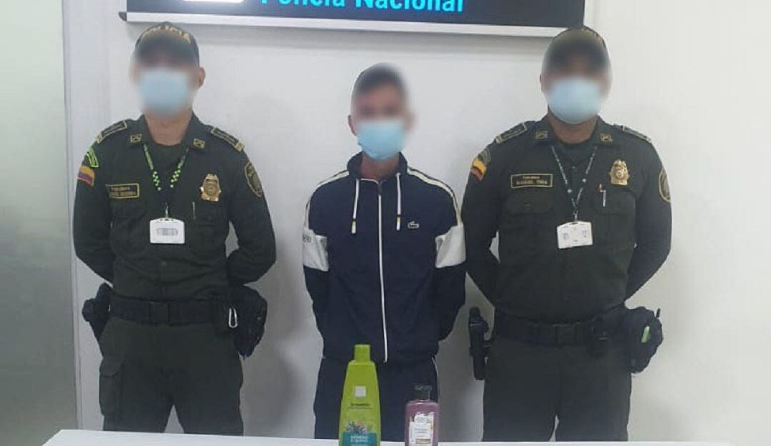 El sujeto fue detenido en uno de los filtros de ingreso de la sala de espera de vuelos internacionales