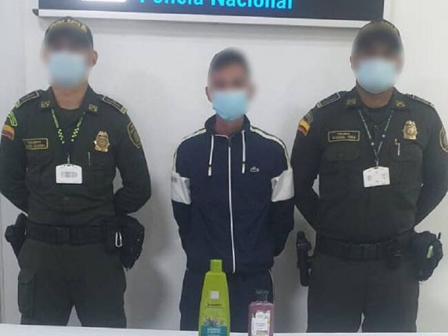 El sujeto fue detenido en uno de los filtros de ingreso de la sala de espera de vuelos internacionales