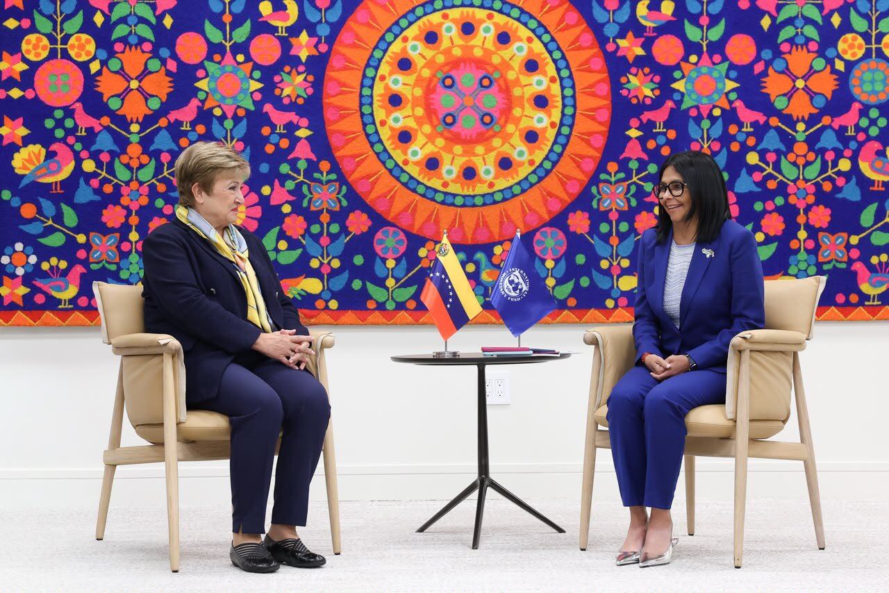 La presidenta encargada de Venezuela se ha reunido con directivos del Fondo Monetario Internacional, Banco Mundial y Banco Interamericano de Desarrollo.
(Foto:   Cortesía )