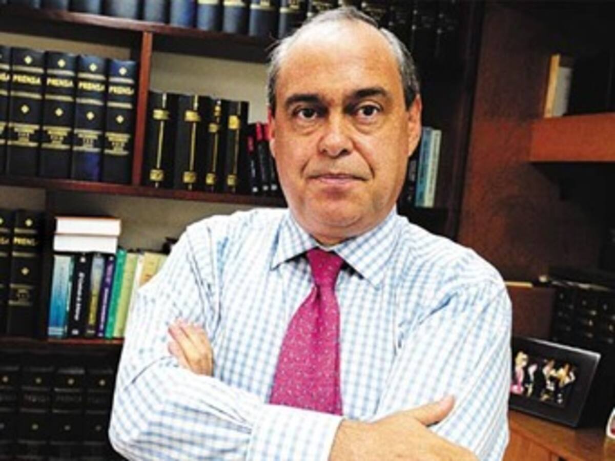 Ex funcionario de Pastrana, niega que hayan pedido a Chávez hablar con Raúl Reyes