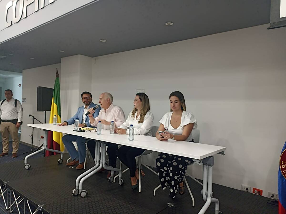 ¿Qué dijo el expresidente Andrés Pastrana sobre el Presidente Petro y los avales?