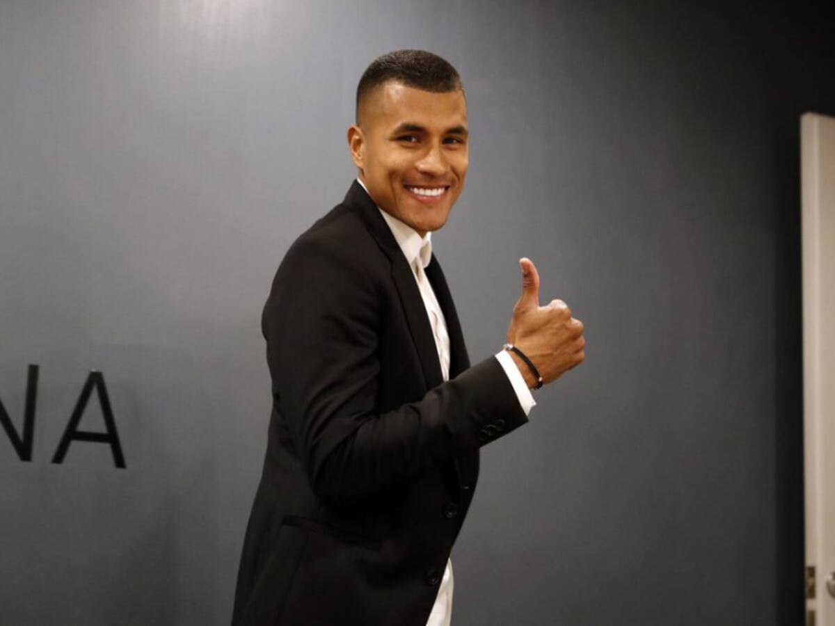 Murillo es oficialmente jugador del Barcelona y su hija "firmó" su contrato