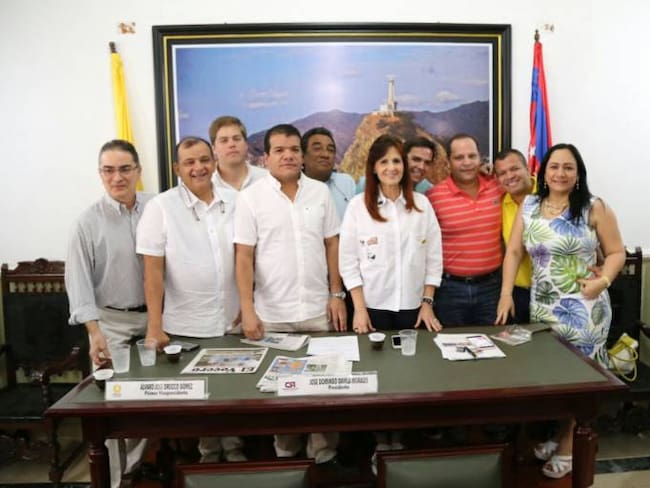 La gobernadora Rosa Cotes y los diputados en la instalación del último período de sesiones ordinarias de la Asamblea de Magdalena. /FOTO GOBERNACIÓN