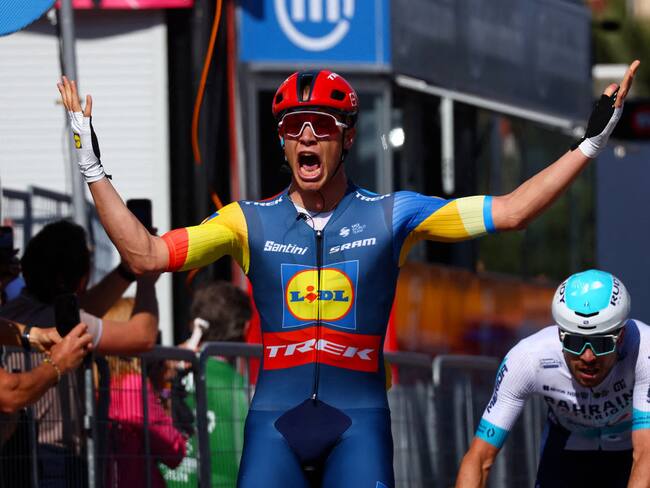 Jonathan Milan festeja en la cuarta etapa del Giro de Italia / Getty Images
