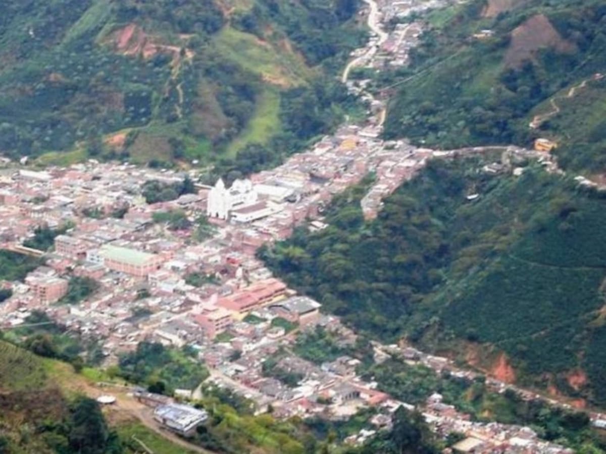 La exhumación de un cadáver terminó en balacera; cuatro ilegales quedaron heridos en Betulia
