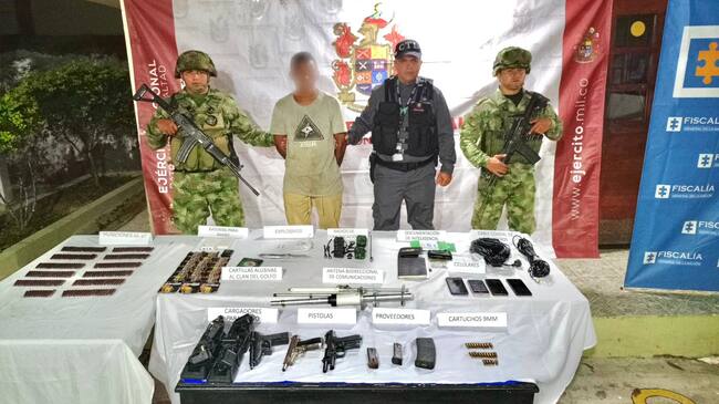 Incautación de material de guerra y captura en el nordeste de Antioquia. Foto: cortesía Ejército.