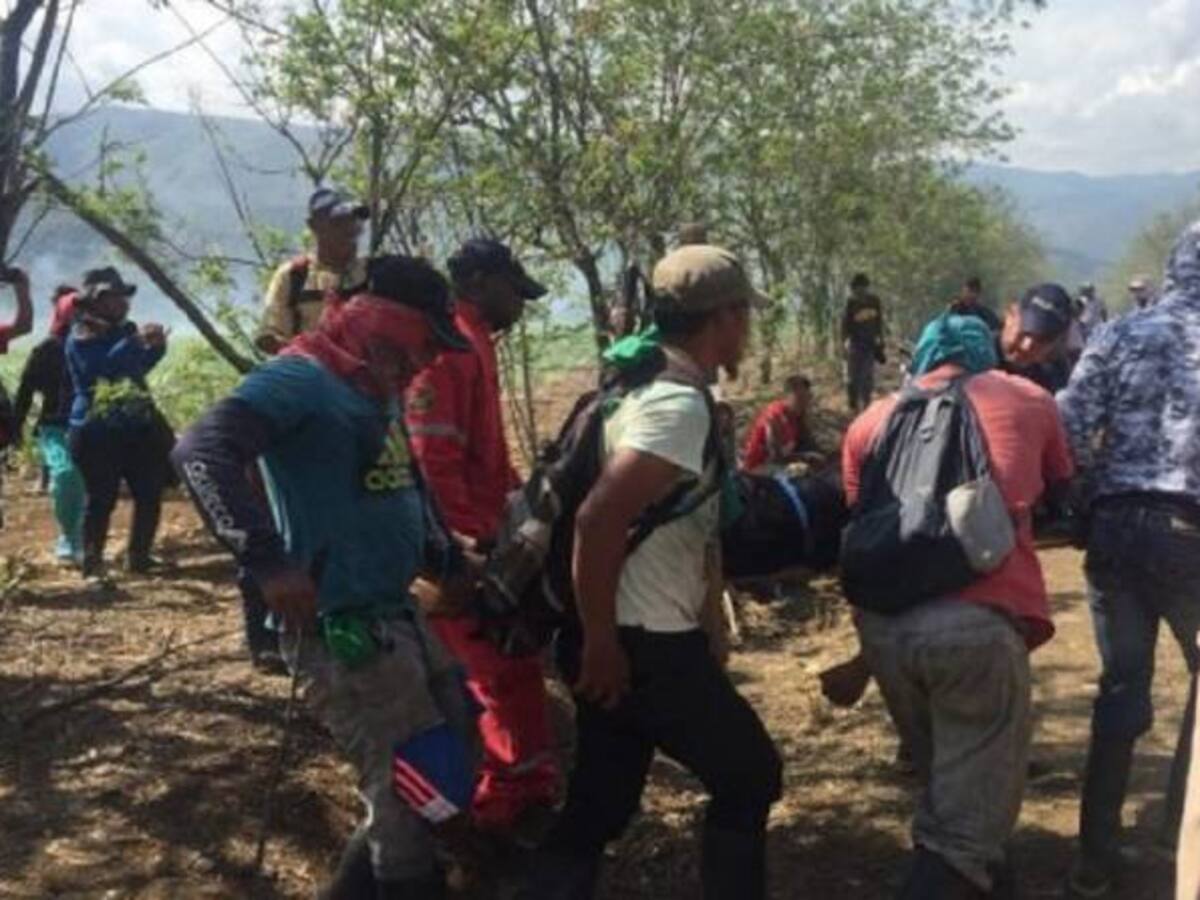 Indígenas que reclaman tierras se enfrentan con la fuerza pública