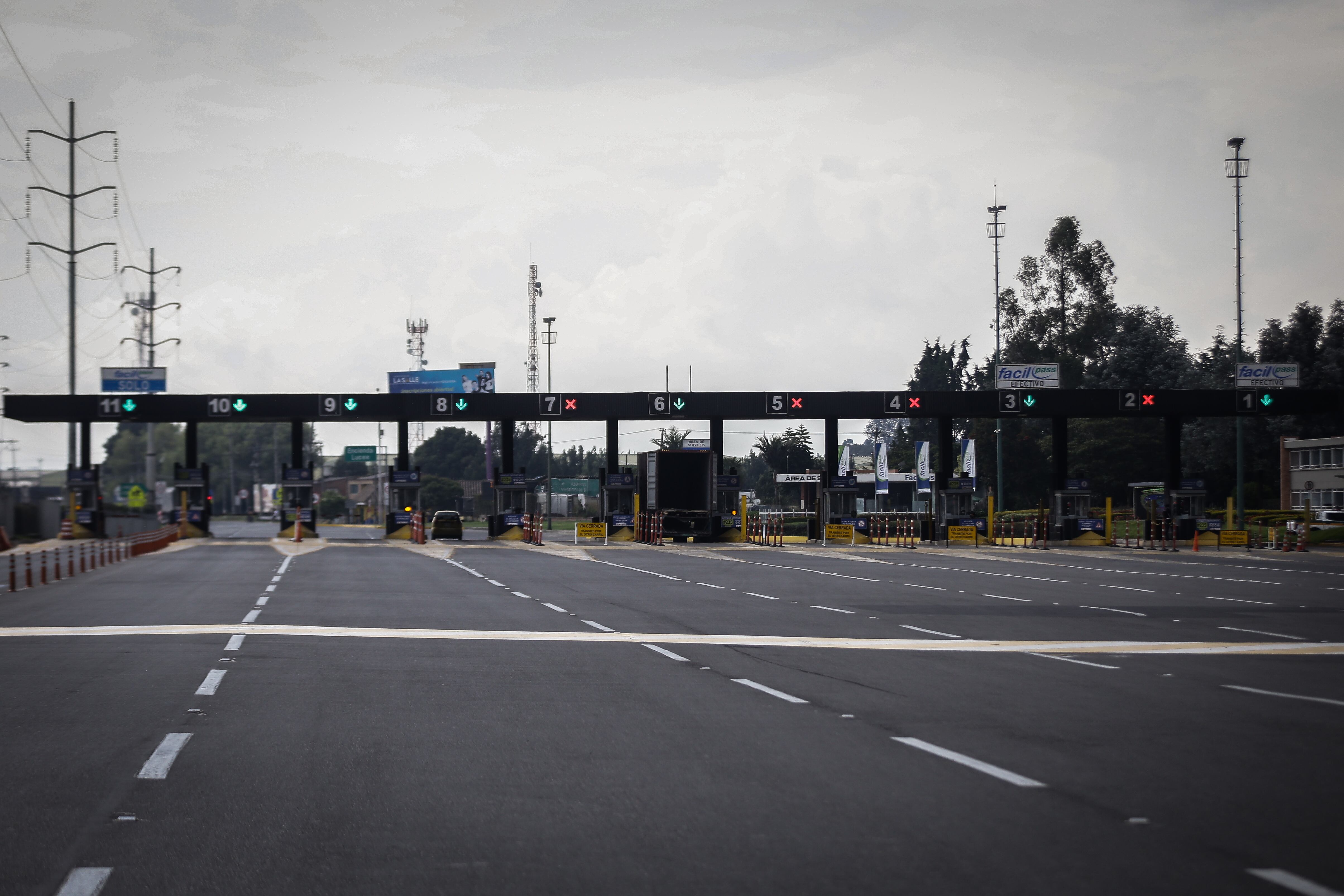 El Ministerio de Transporte ya expididó el decreto que congela las tarifas de los 143 peajes nacionales, que están a cargo de la ANI y del Invías (Colprensa - Diego Pineda)