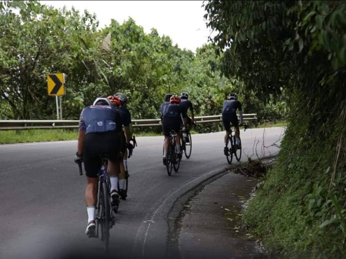 Ciclistas pedalean hasta La Guajira: Andrés Parra se unió desde Bucaramanga