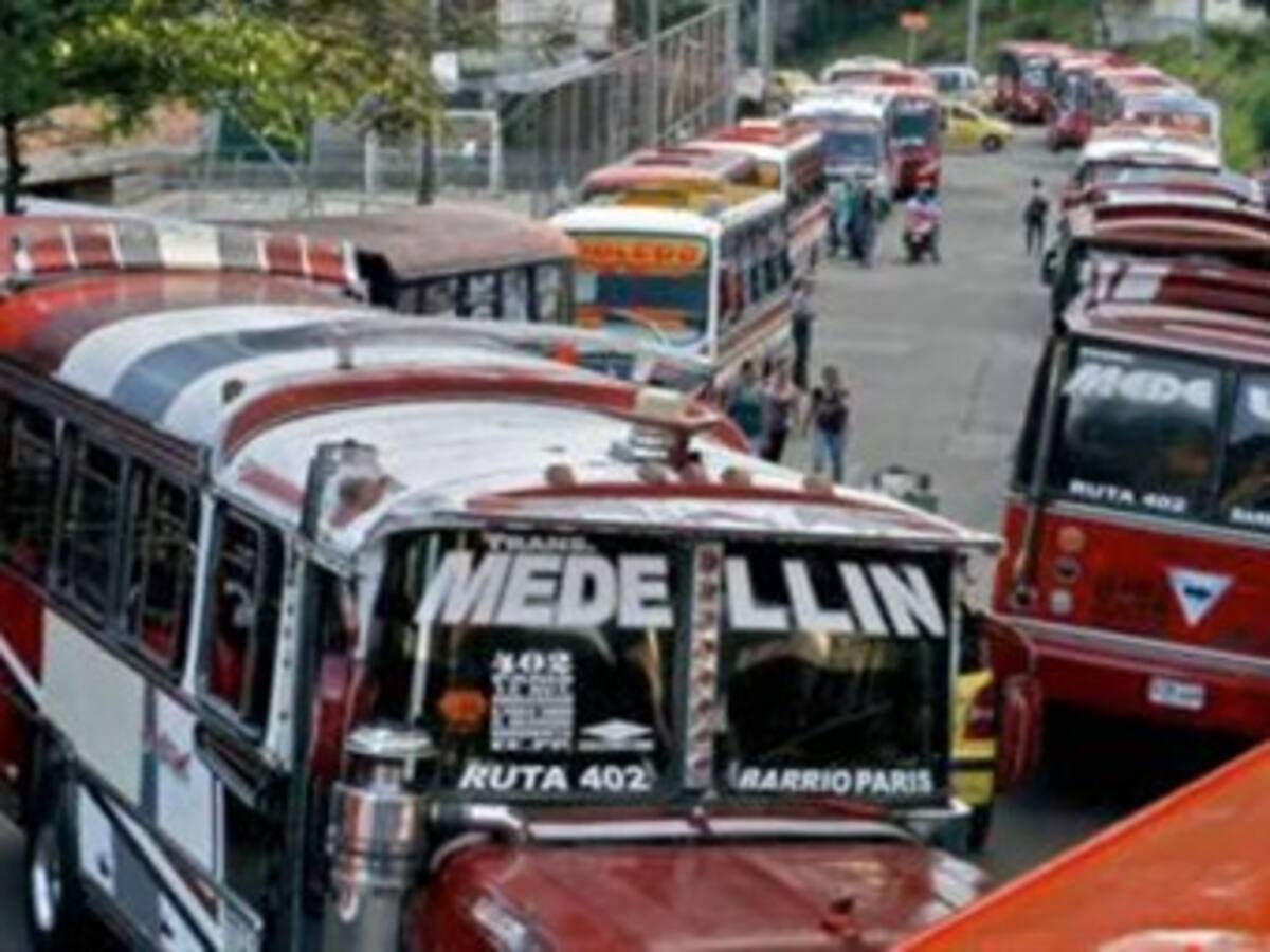 A 13.000 personas afecta paro de buses en Comuna 13 de Medellín