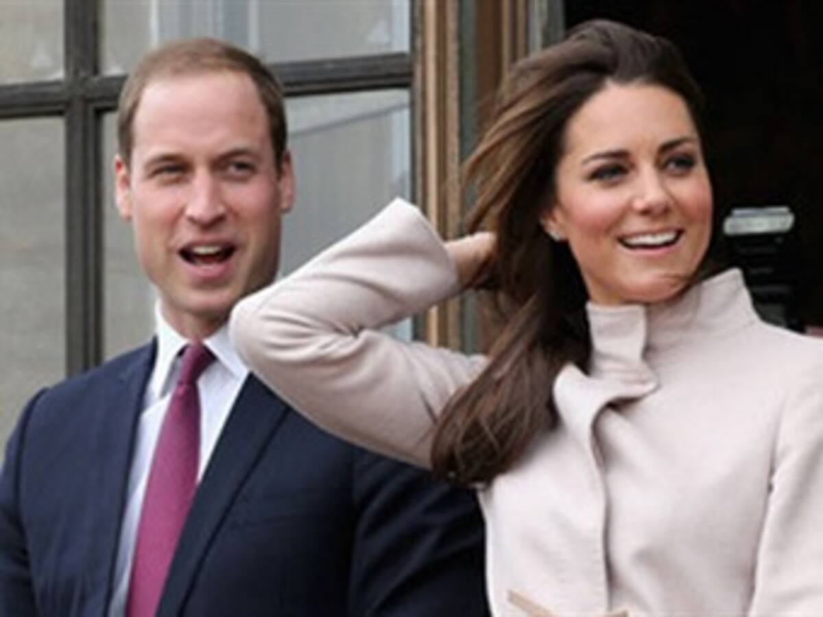Periodista se hace pasar por la reina Isabel y consigue datos médicos de Kate Middleton