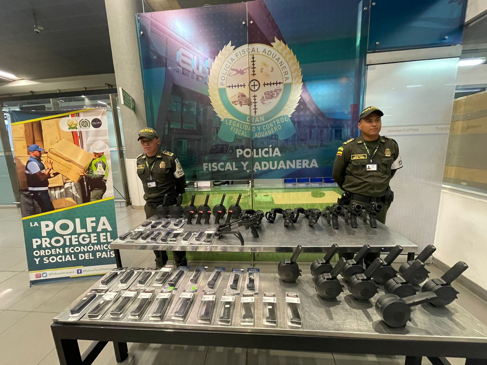 Arsenal incautado en El Dorado que transportaba un militar activo del Ejército Nacional. Cortesía: suministrada.