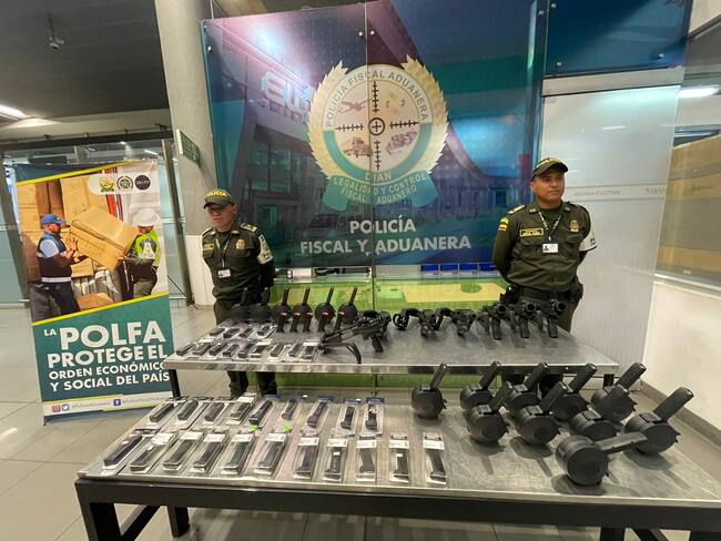 Arsenal incautado en El Dorado que transportaba un militar activo del Ejército Nacional. Cortesía: suministrada.