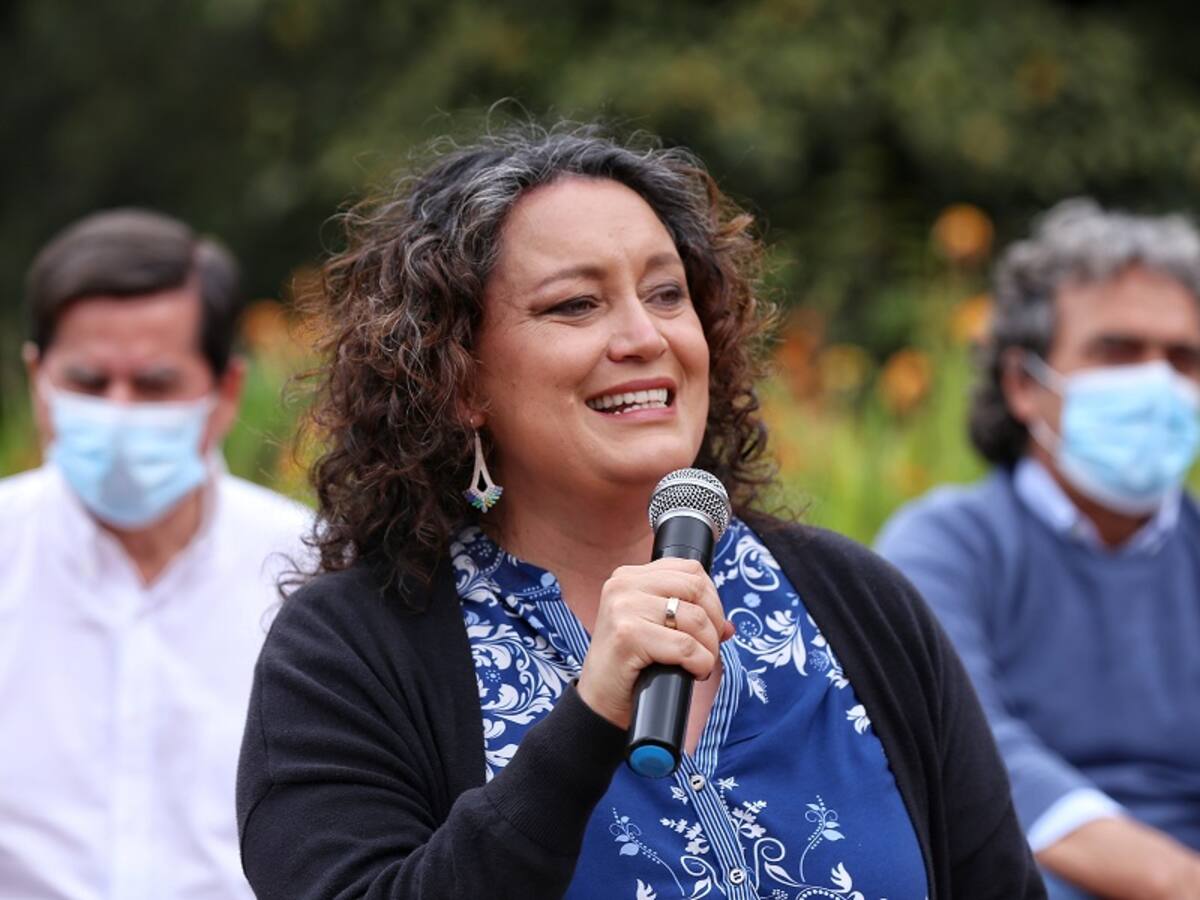 Angélica Lozano acusa a concejales de estar al servicio de una red de trata de personas