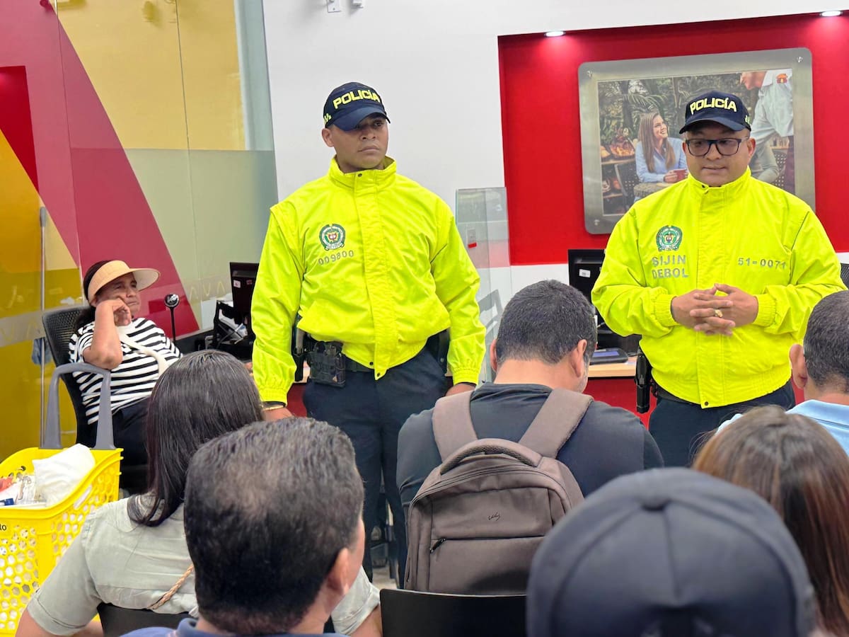 Policía refuerza la seguridad en bancos de Magangué por pago de primas