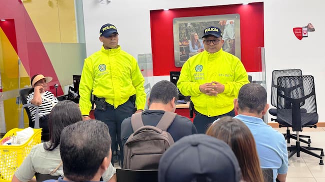 Policía refuerza la seguridad en bancos de Magangué por pago de primas