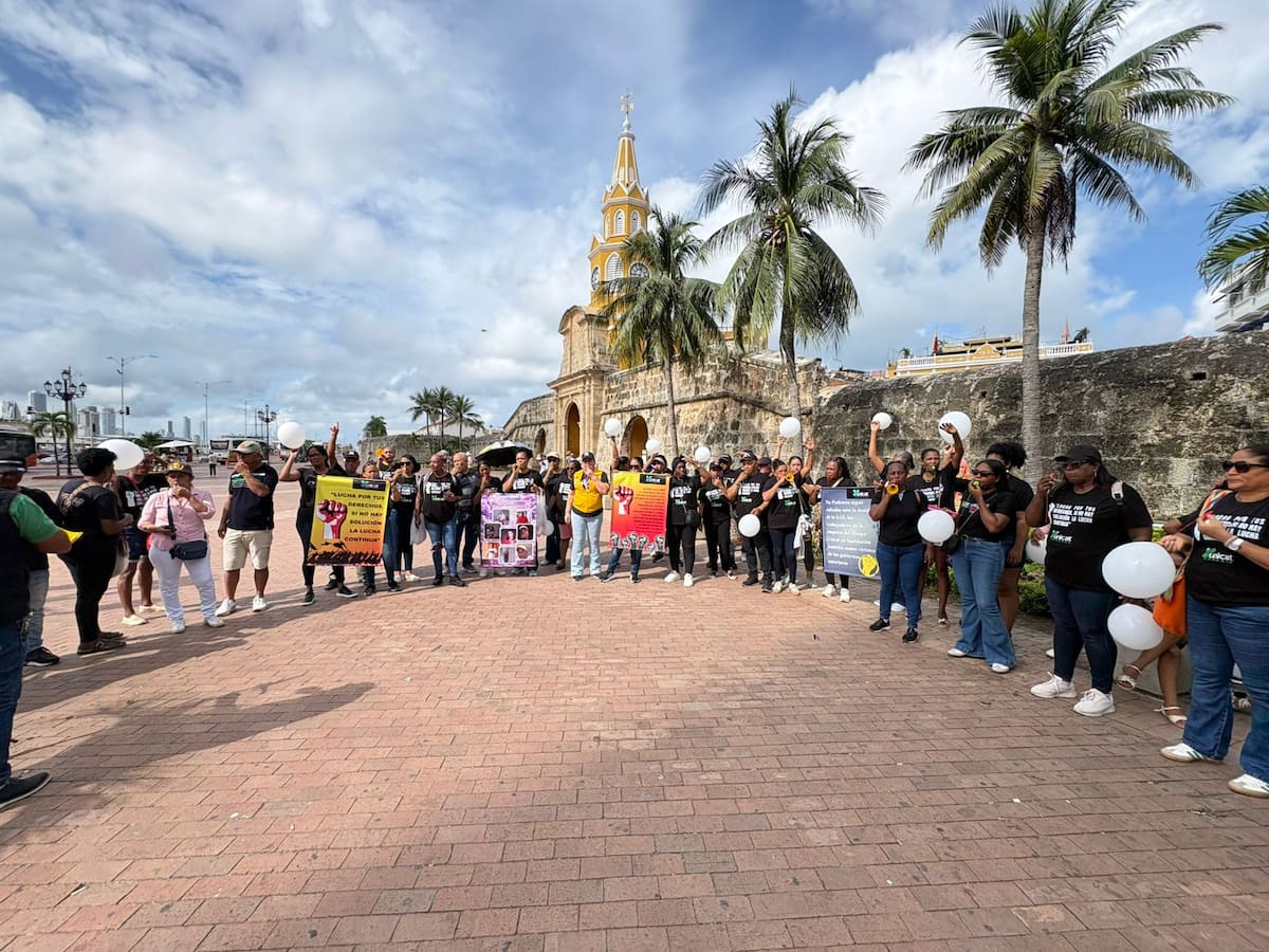“Que nos paguen”: extrabajadores de UNICAT en Cartagena protestaron para exigir sus liquidaciones