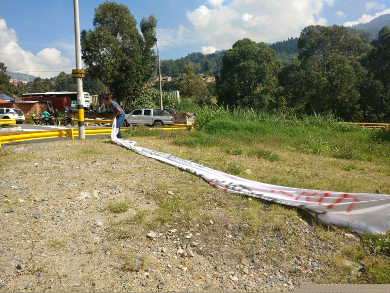 Camioneros antioqueños esperan instrucciones para dejar concentraciones