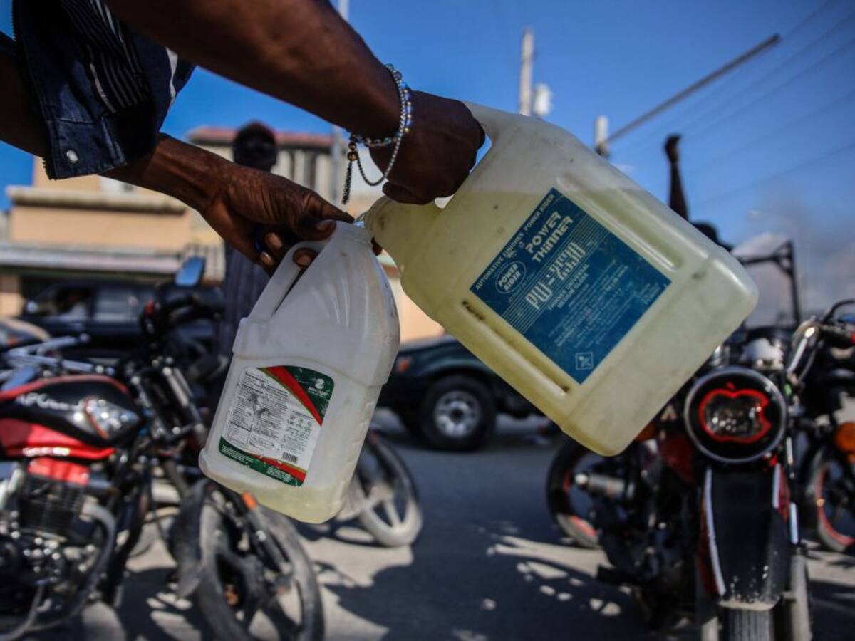 Pandilla de Haití bloquea suministro de gasolina y pide renuncias