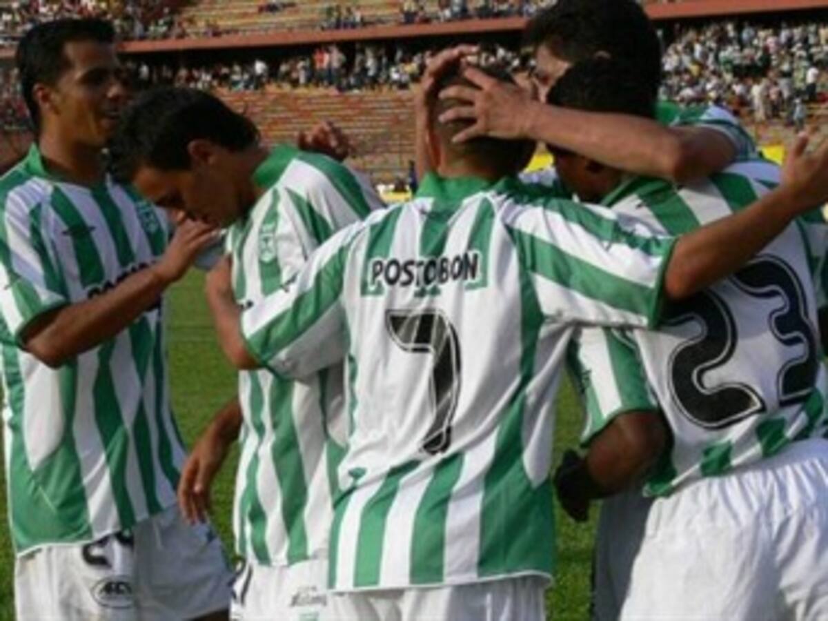 Nacional empató 2-2 con Universitario en Lima