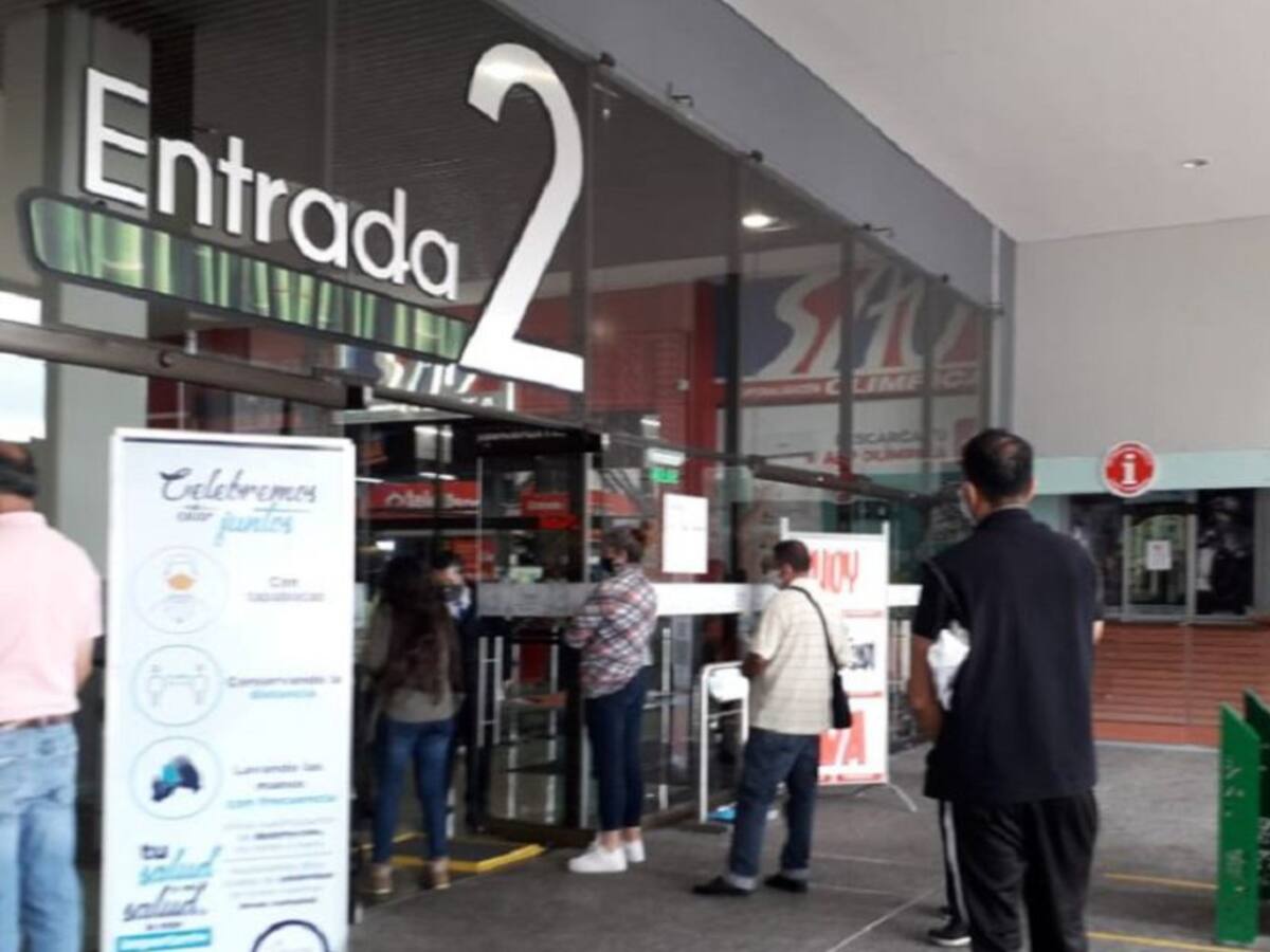 Centros comerciales en Armenia con horarios especiales, Día sin IVA