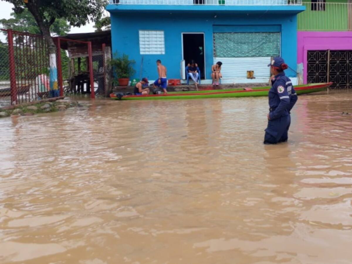 Gobierno podría expropiar predios para reubicar familias afectadas por el invierno