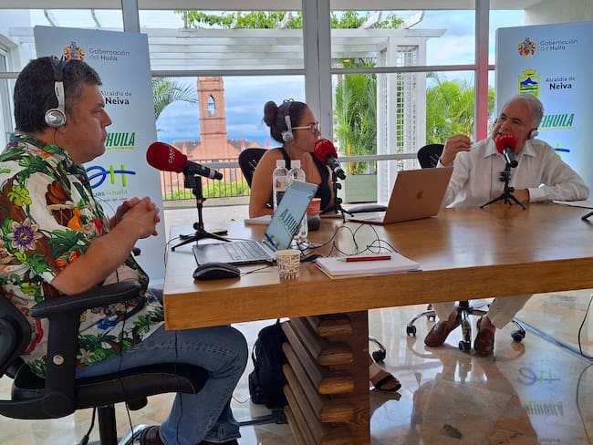 El gobernador del Huila en entrevista con Gustavo Gómez en 6AM de Caracol Radio.