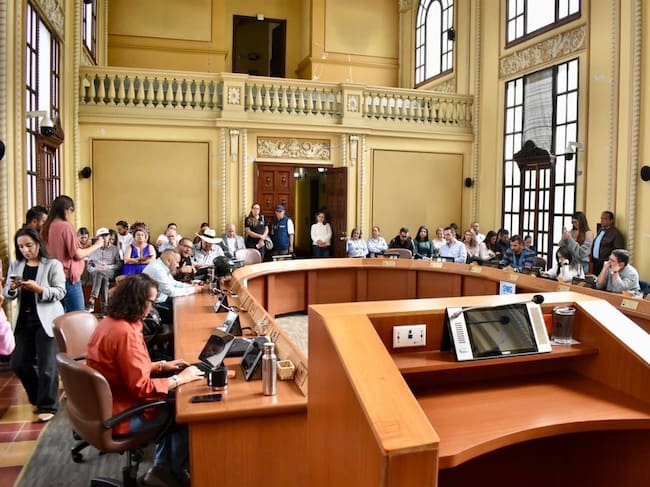 Sesión de modificación presupuestal en la Asamblea de Caldas. Foto: escaldas.com.