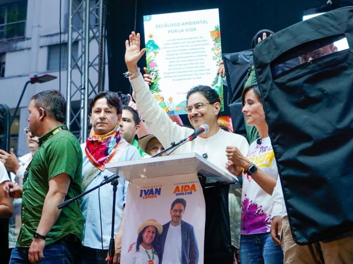 “De la Espriella quiere inundar de fracking a Colombia”: Iván Cepeda en Ibagué