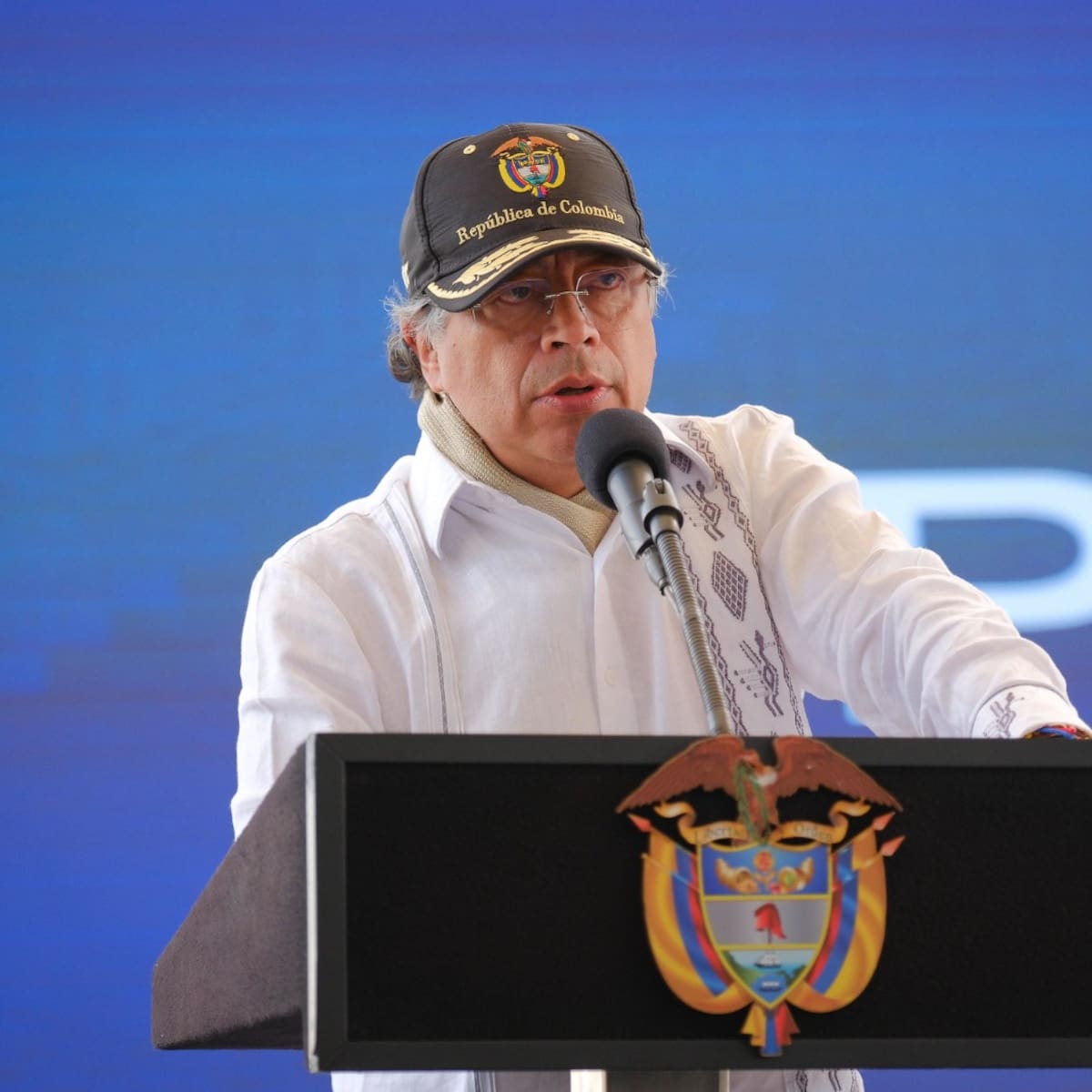 Al senador Uribe Turbay lo mató la mafia que vive en Europa: Petro tras reclamo al Parlamento