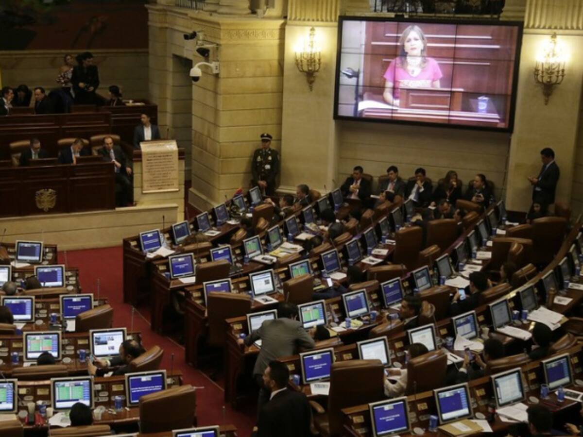 Crece oposición a prorrogar periodos de gobernadores y alcaldes
