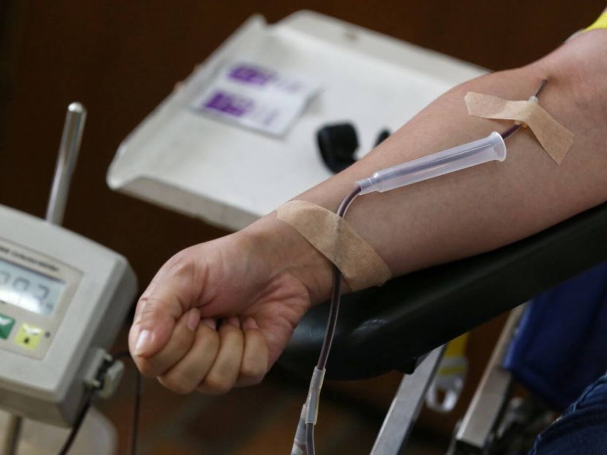 Un hombre antivacuna fue eliminado de la lista de trasplantes de corazón