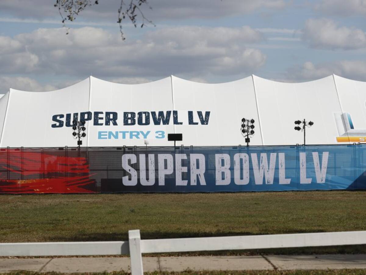 NFL: Dos jugadores de los Chiefs en lista de COVID-19 antes del Super Bowl