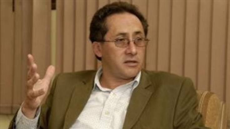 Gobierno de Ecuador califica de “poco oportuno” pedido de captura contra el general Padilla