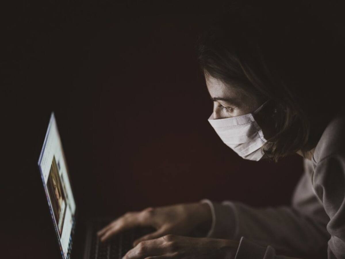 ¿Cómo diferenciar los síntomas de la rinitis con los de el covid 19?