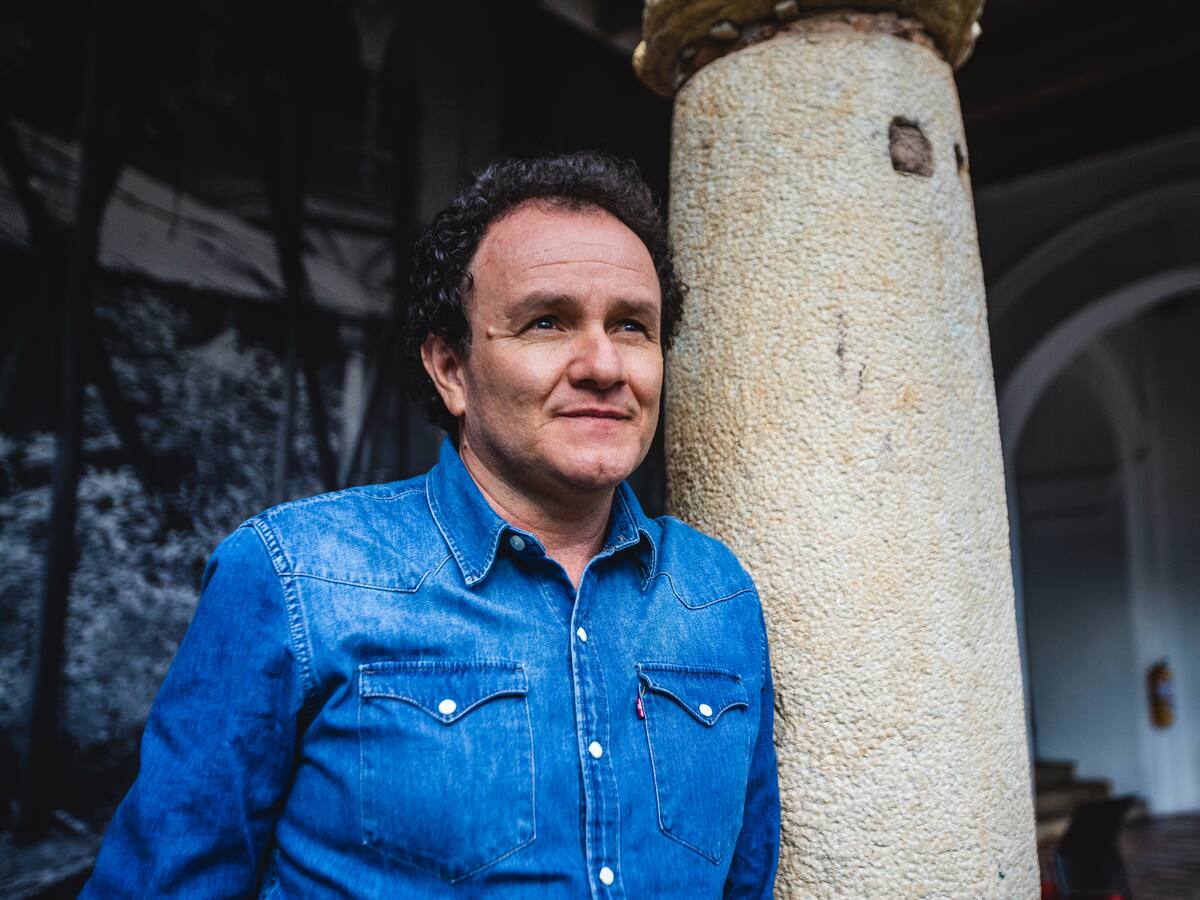 Es un trabajo delicado: Jesús Abad Colorado sobre colección de libros El Testigo